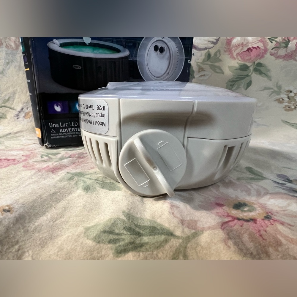 Intex LED Pool Light - Green - Picture 4 of 16